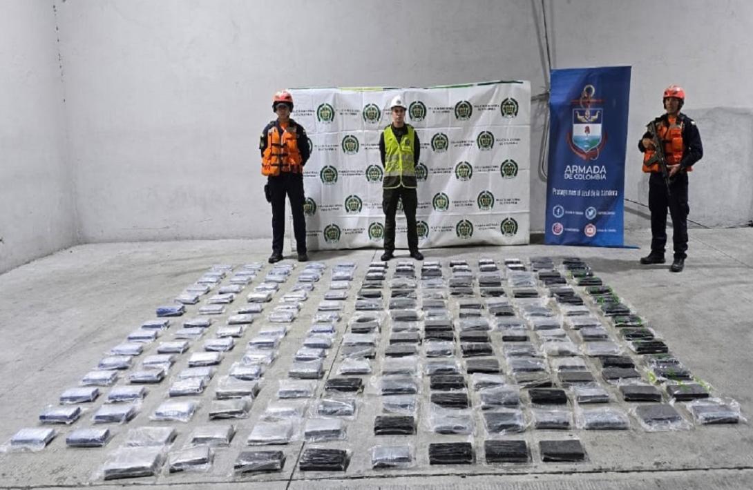 En Santa Marta, Armada de Colombia y Policía incautan más de 150 kilos de cocaína ocultos en cargamento de alimentos