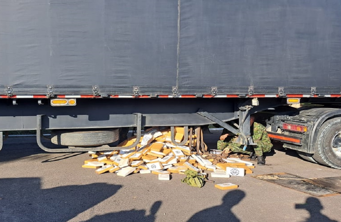 Golpe certero al narcotráfico: Ejército incauta más de una tonelada de cocaína en el Huila