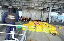 En el Valle del Cauca, Armada de Colombia interceptó una embarcación con cerca de dos toneladas de marihuana 