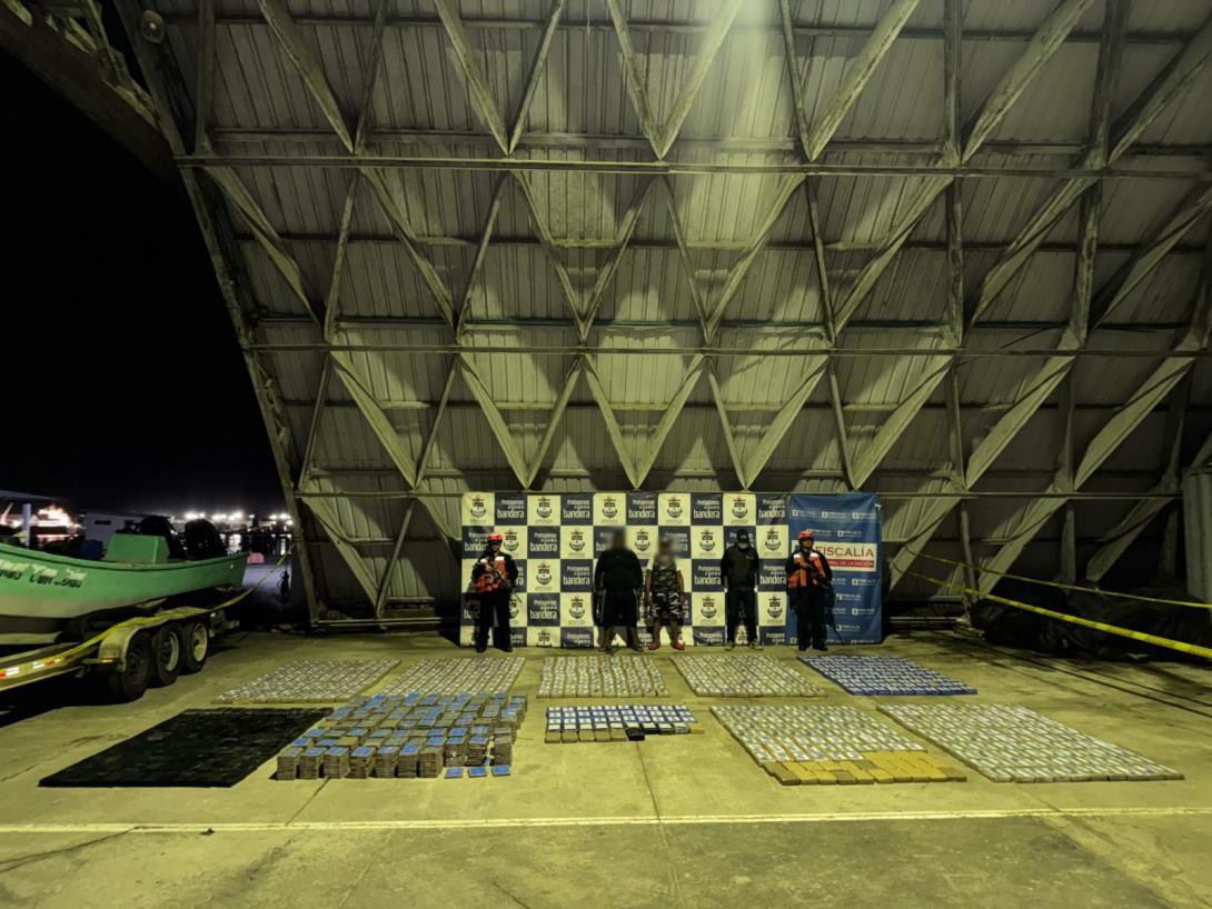 En Chocó,  interceptada una embarcación que transportaba una tonelada de clorhidrato de cocaína